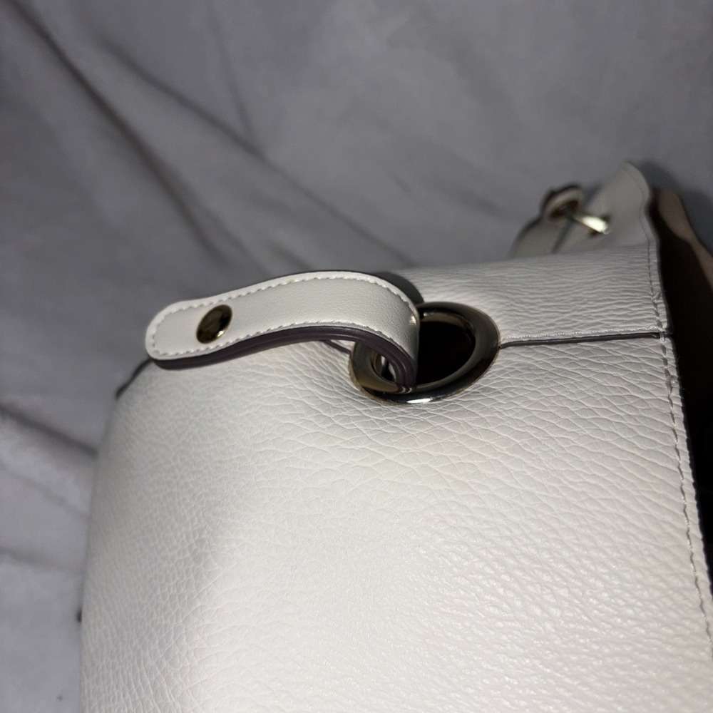 Sondra Roberts Squared Handbag 2 For 1 Removable Pouch Cream Pebbled Gold Accent - Picture 10 of 12